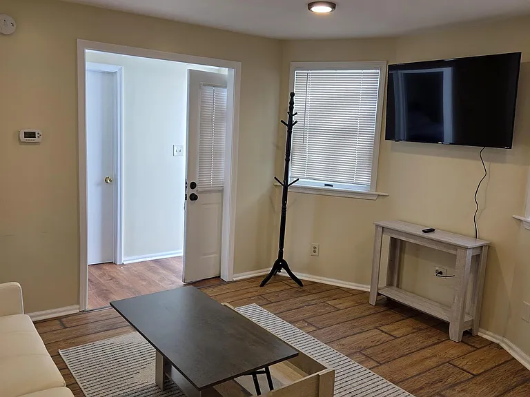 2902 Pine Ave #1B — Photo 13