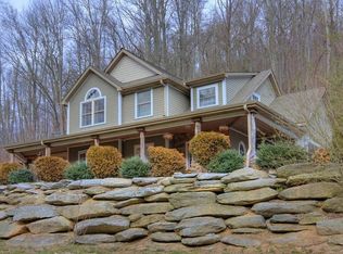 571 Terrys Gap Rd, Hendersonville, NC 28792