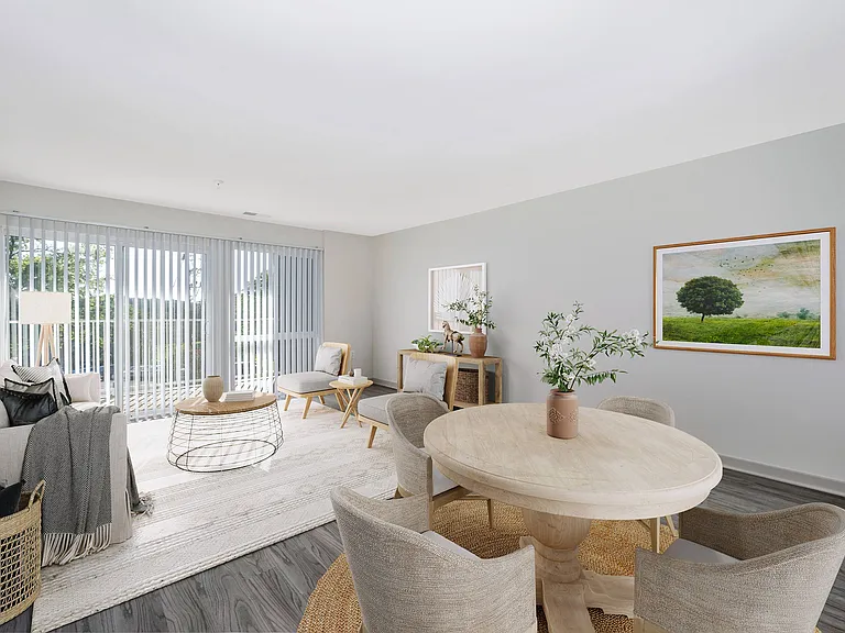 Hilltop Apartments — Photo 11