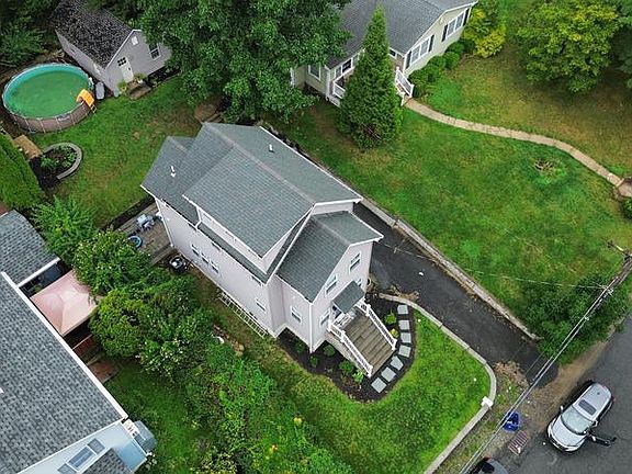 3rd image of 8 Meggins Rd
