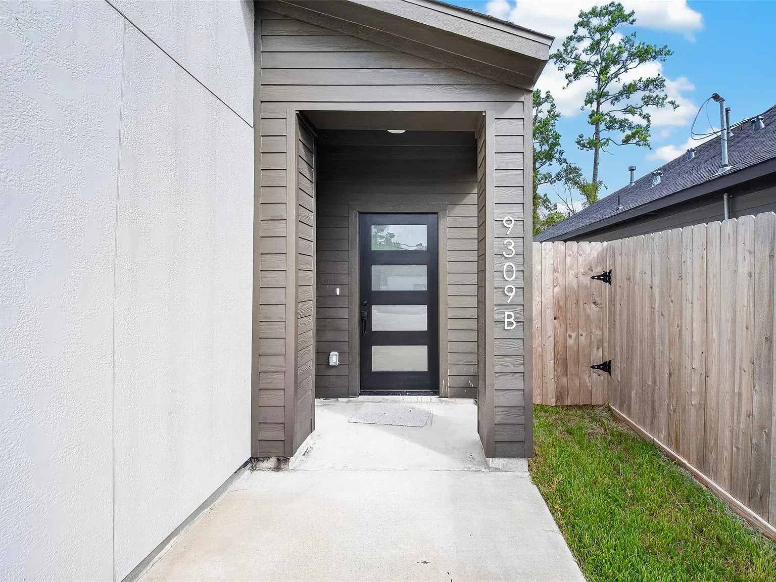 3 bed, 2.0 bath, 1301 sqft, $1,750 — Photo 3