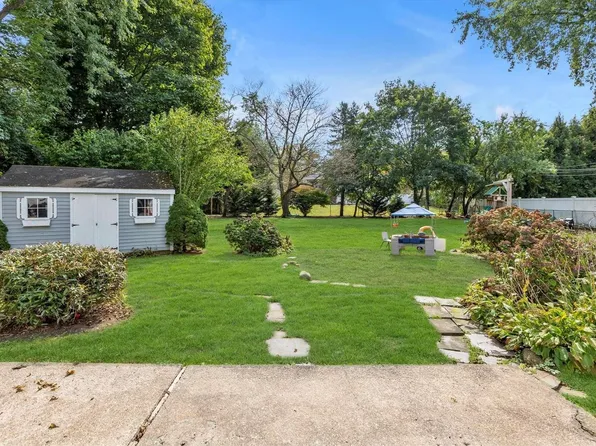 220 Clay Pitts Road, East Northport, NY 11731