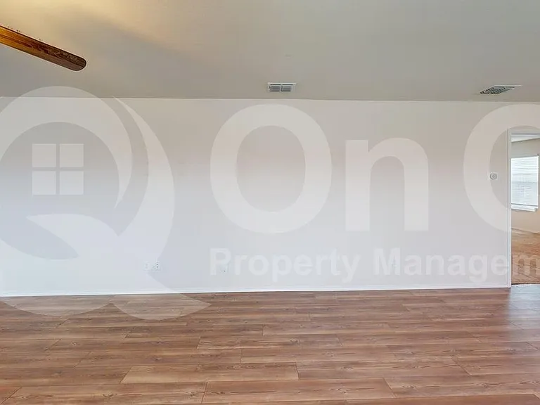 5322 Longshadow Dr — Photo 8
