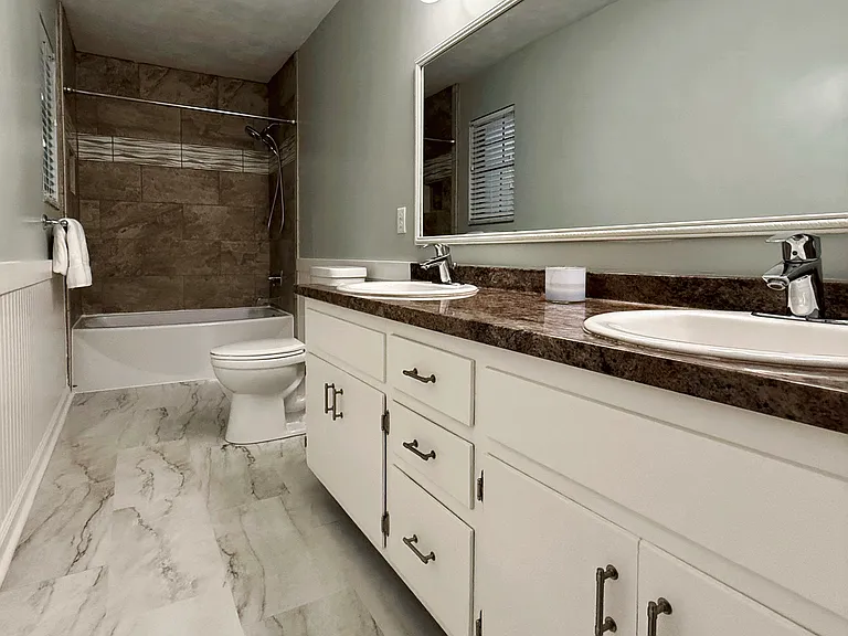 4728 Pimlico Dr — Photo 15