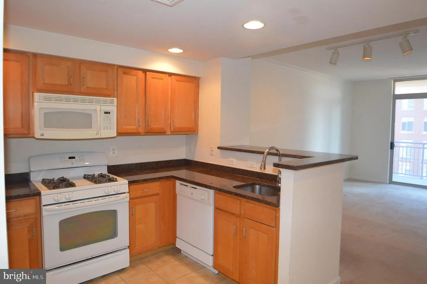 1 bed, 675 sqft, $1,850 — Photo 2