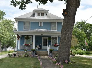 426 E Locust St, Watseka, IL 60970