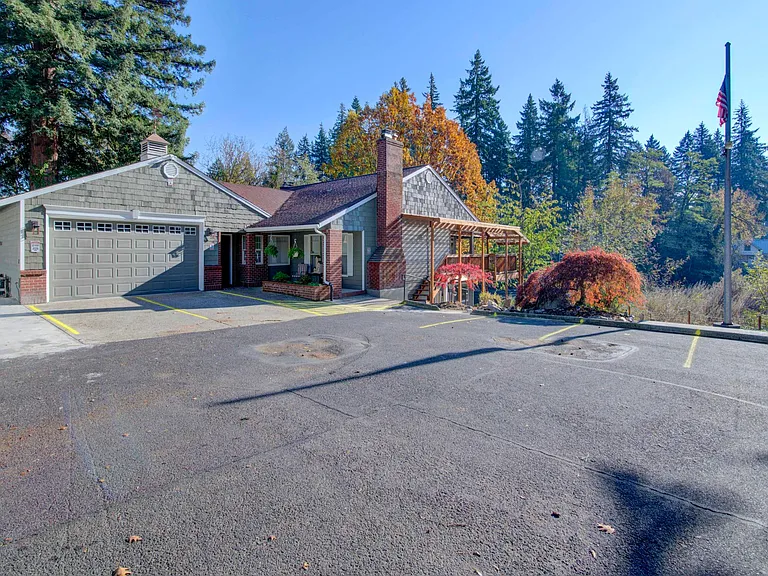 726 N Shepherd Rd — Photo 2