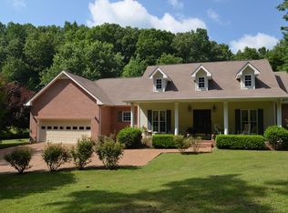 251 Marsh Creek Rd, Linden, TN 37096
