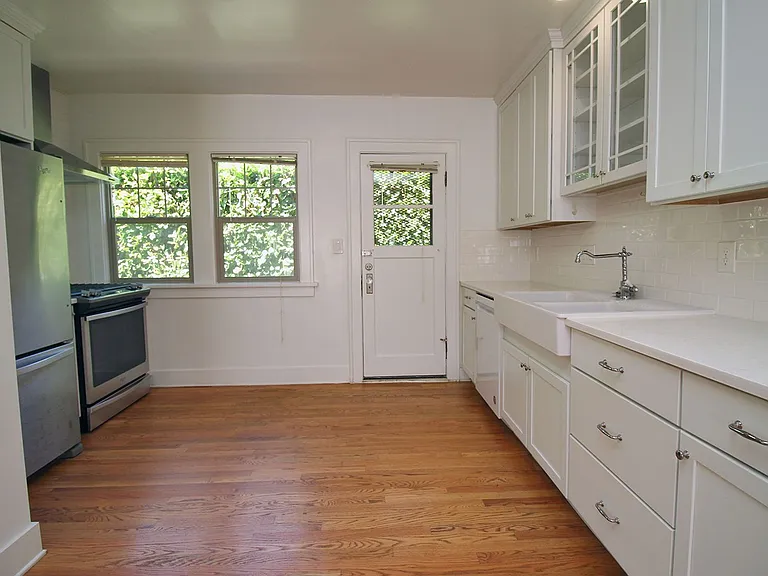 2905 SE Alder St — Photo 8