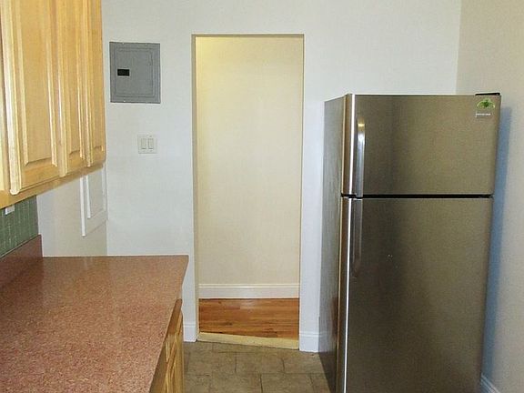 3rd image of 685 Sterling Pl #4B