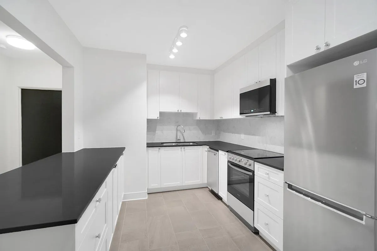 1265 Cardero Street — Photo 3