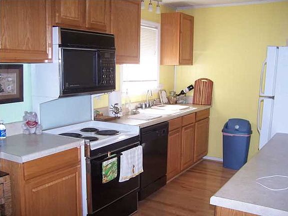 5th image of 138 Fort Louis Ct