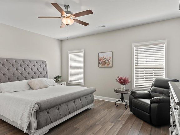 4th image of 3003 Henry Rd SE