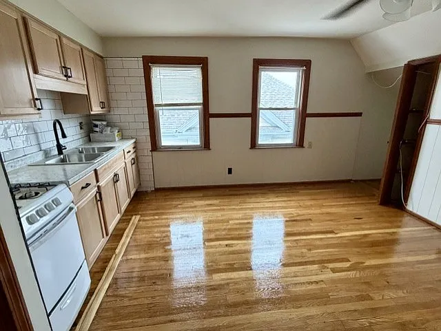 162-164 Shaw St #3W — Photo 2