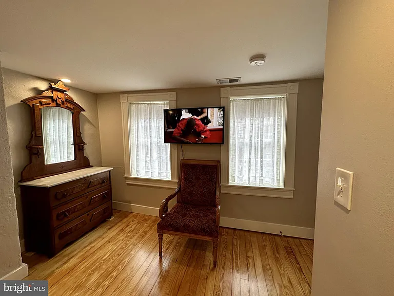 1627 Aliceanna St — Photo 46