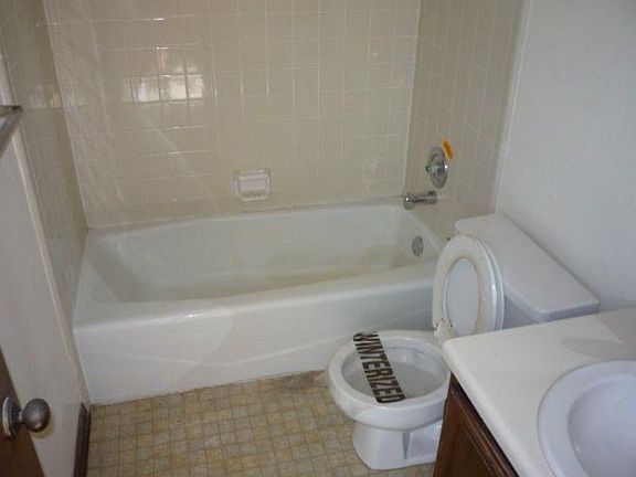 5th image of 2802 NE 9th St #A