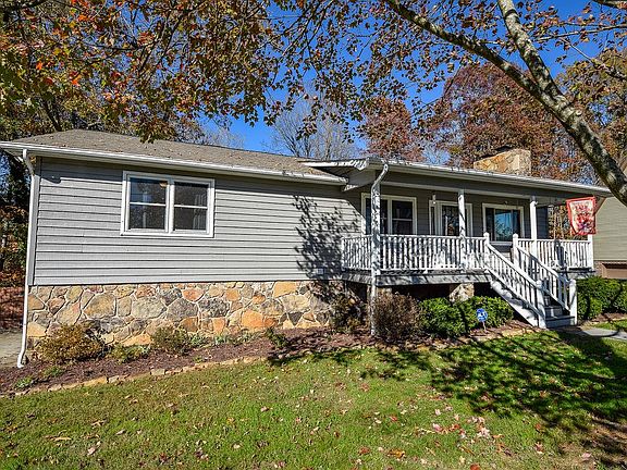 3rd image of 123 Cedarwood Trl NW