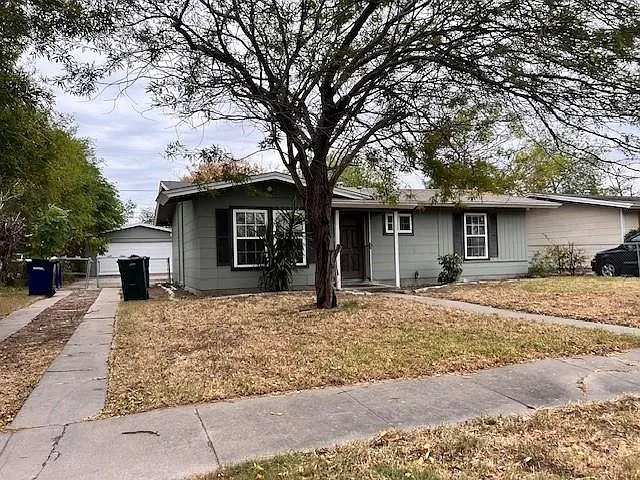 3 bed, 1.5 bath, 1107 sqft, $1,595 — Photo 1