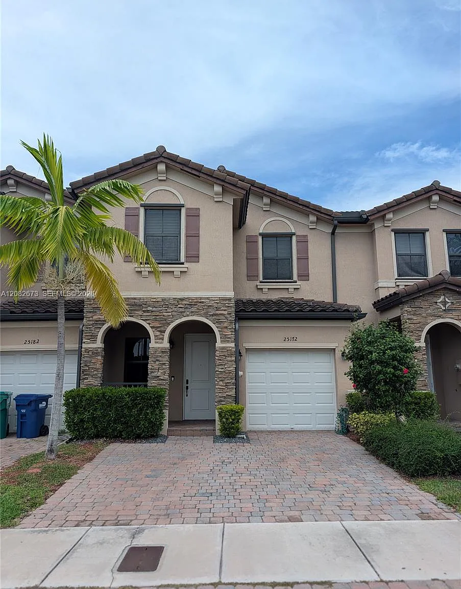 Coco Palm Estates — Photo 1