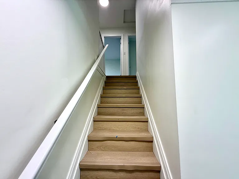 25 Meadowbrook Cres #1 — Photo 15