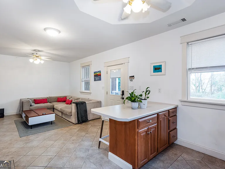 1698 Temple Ave — Photo 25