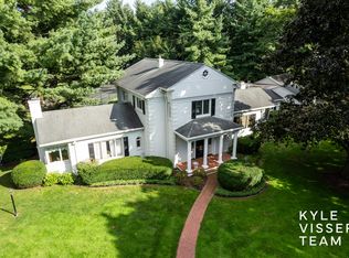 920 San Lucia Dr SE, East Grand Rapids, MI 49506