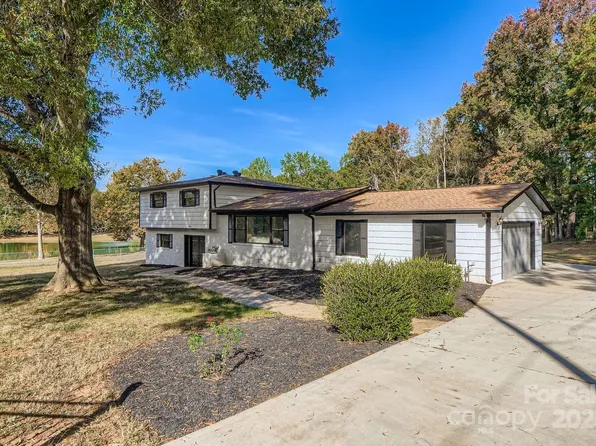 6210 Cora St, Charlotte, NC 28216