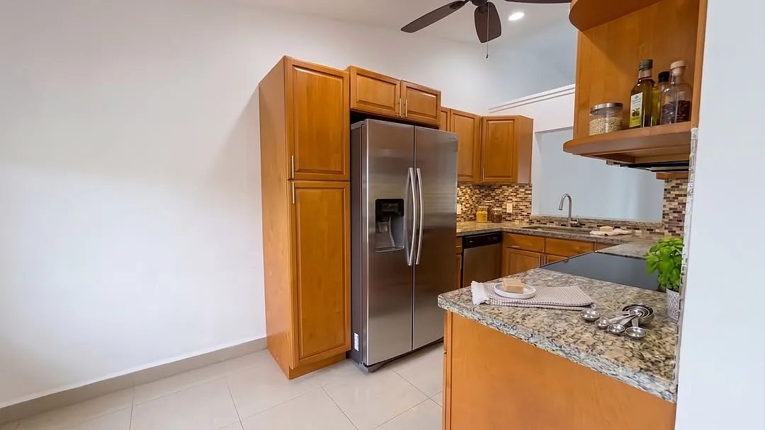 3 bed, $2,900 — Photo 1