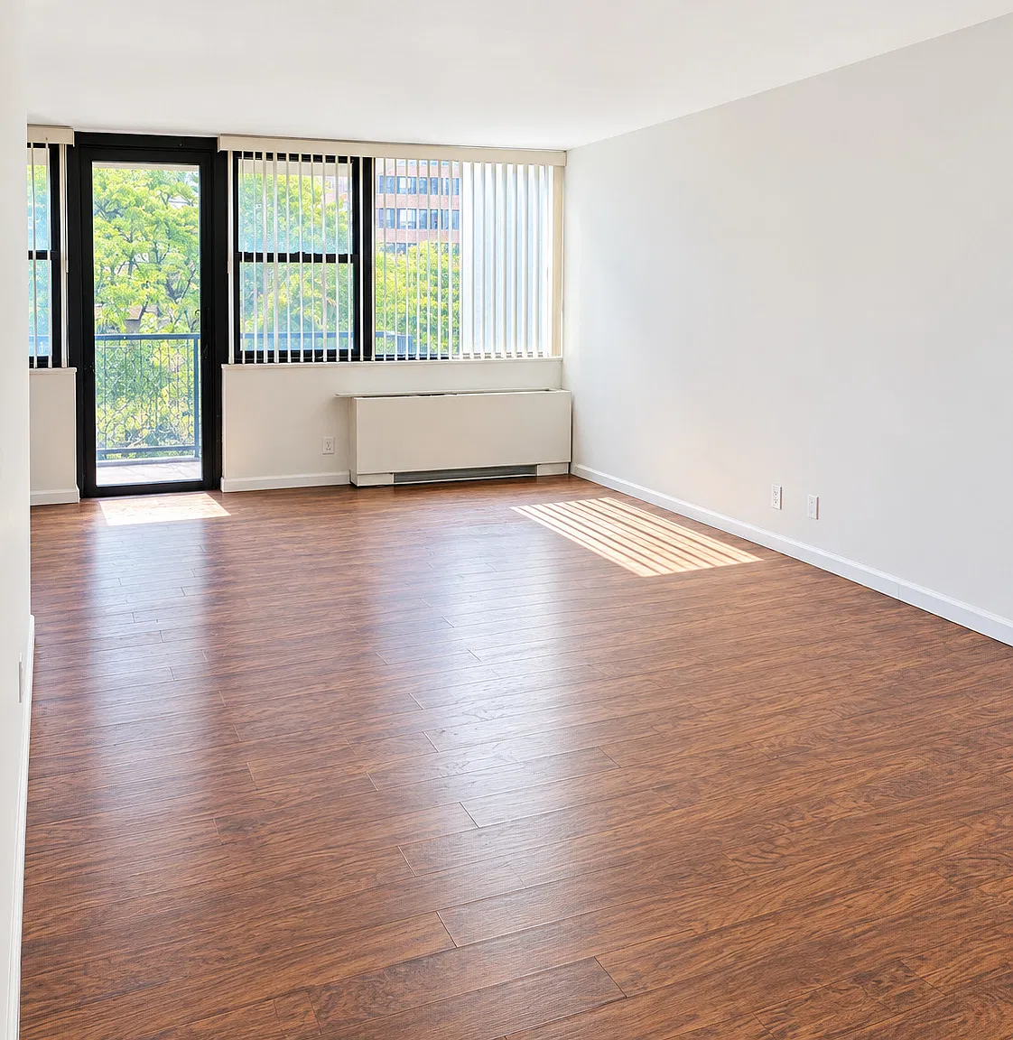 2 bed, 970 sqft, $3,900 — Photo 3