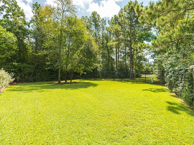 110 S Veilwood Cir — Photo 50