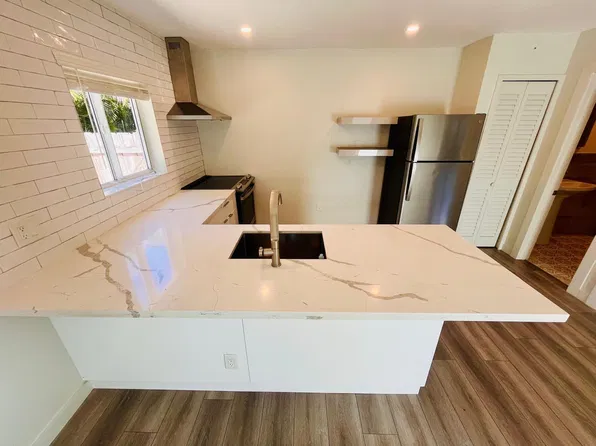 1215 NE 17th Ave #7, Fort Lauderdale, FL 33304