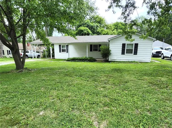 108 Edding Ln, Fairview Heights, IL 62208