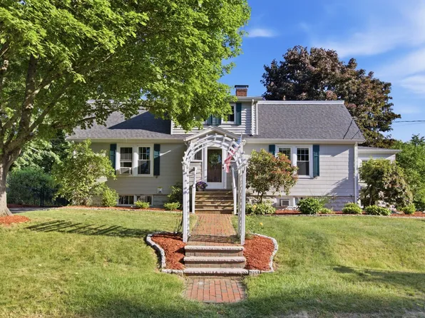79 Orange St, Reading, MA 01867