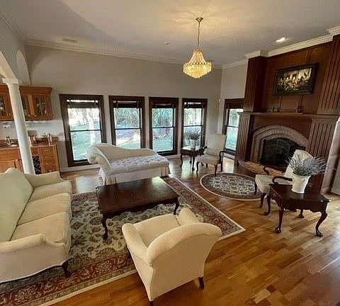 5th image of 337 Oak Grove Island Dr