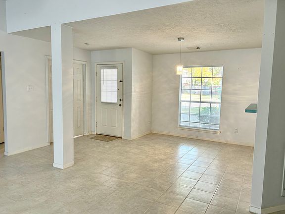 3rd image of 22518 Willhanna Dr