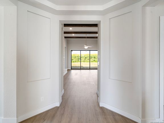 4th image of 5019 Estates Oak Way