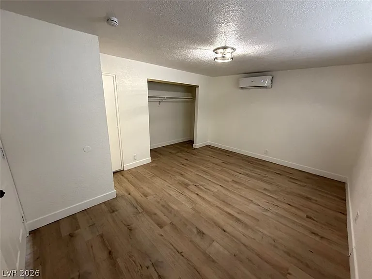 2030 Sunrise Ave #8 — Photo 8