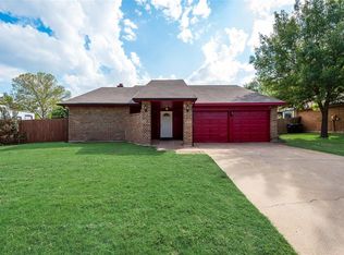 10041 Stoney Bridge Rd, Fort Worth, TX 76108