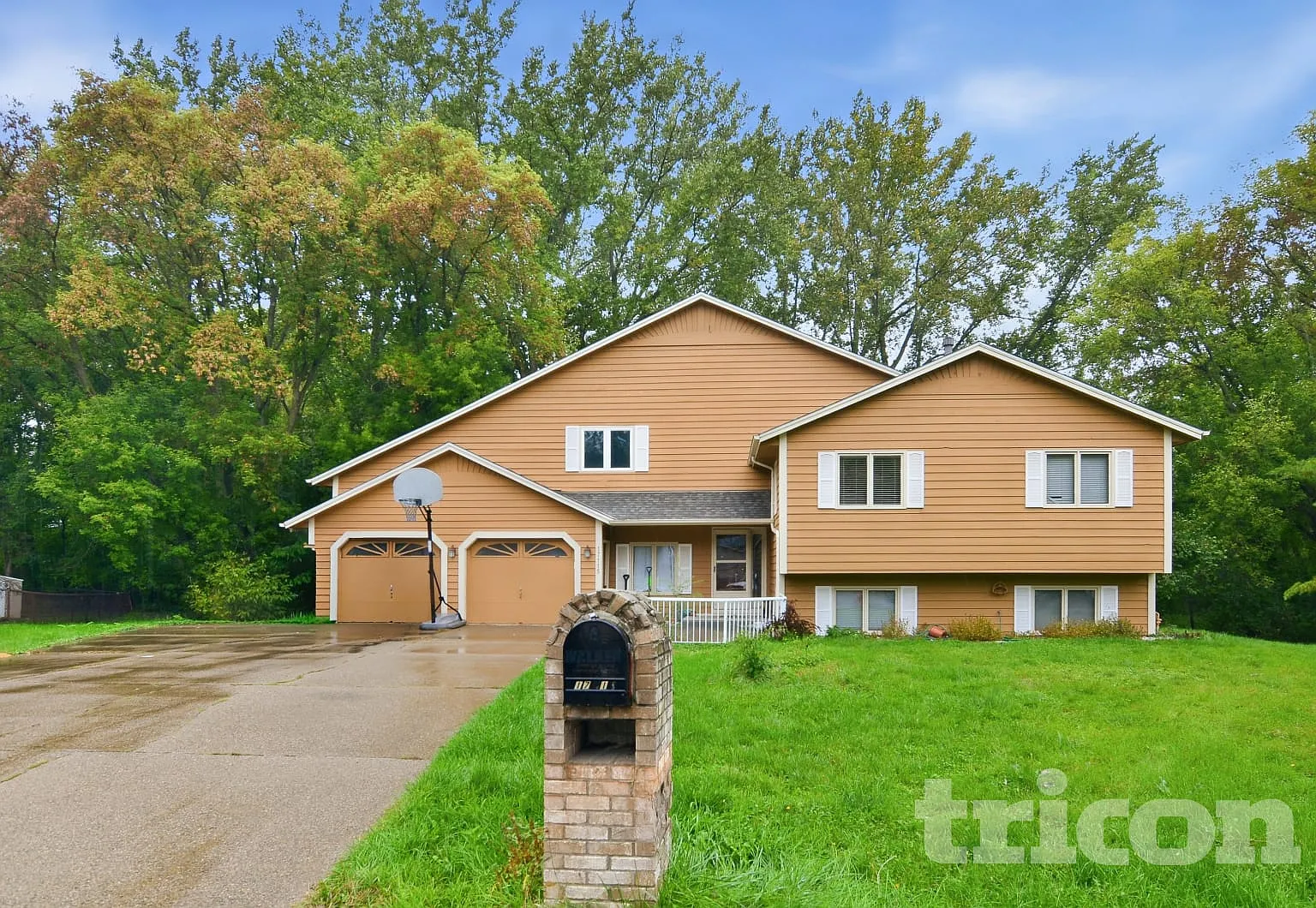 17115 Hemlock Ct Lakeville MN — Photo 1