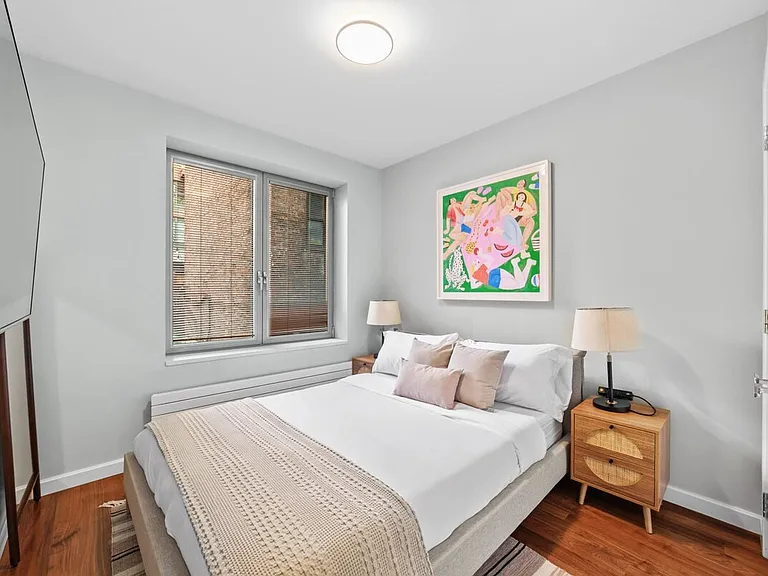 459 W 44th St #A — Photo 27