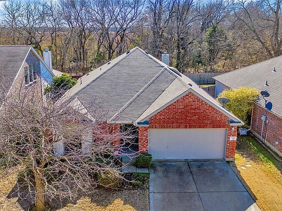 3rd image of 612 Twin Knoll Dr
