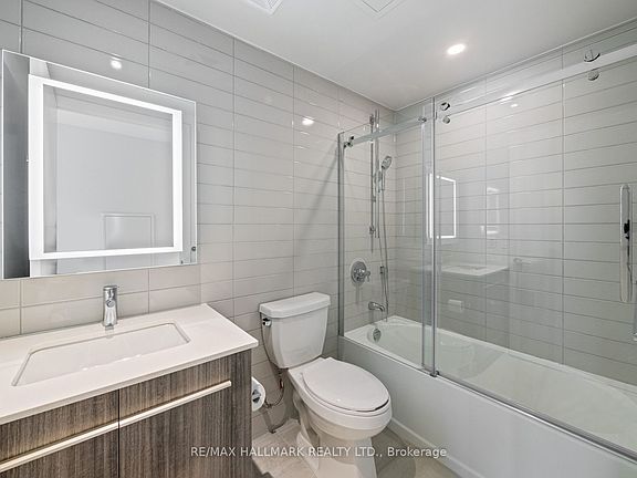 4th image of 8 Cumberland St #1007