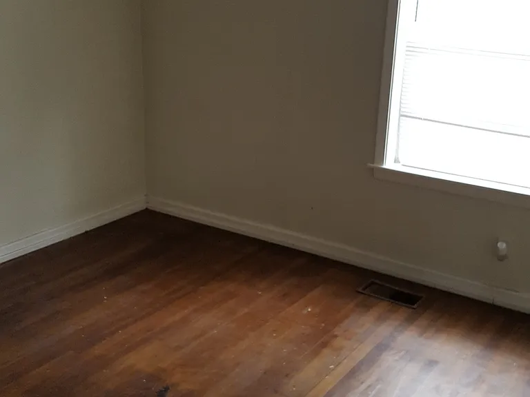 370 Lea Cir — Photo 3