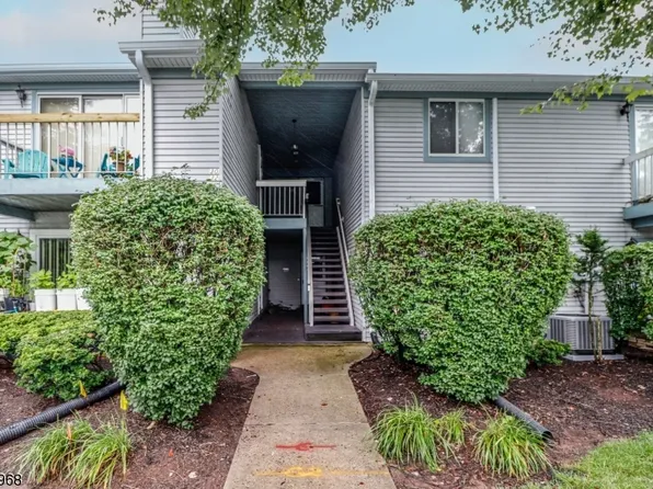 32 Beaconsfield Pl, Franklin Twp., NJ 08873