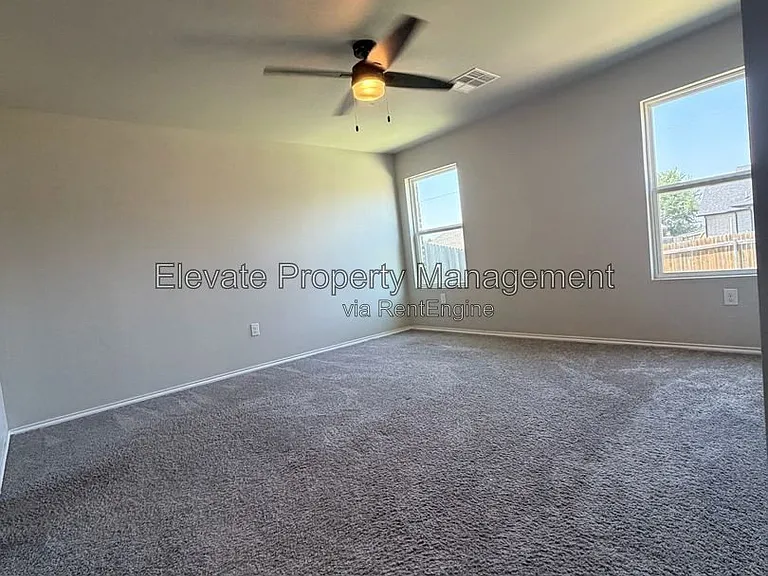 11729 NW 100th St — Photo 19