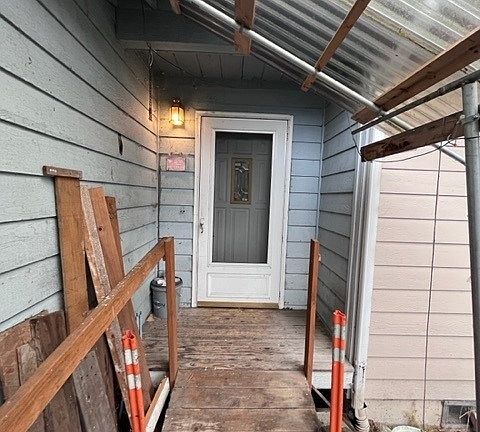 4th image of 23 4th Avenue S