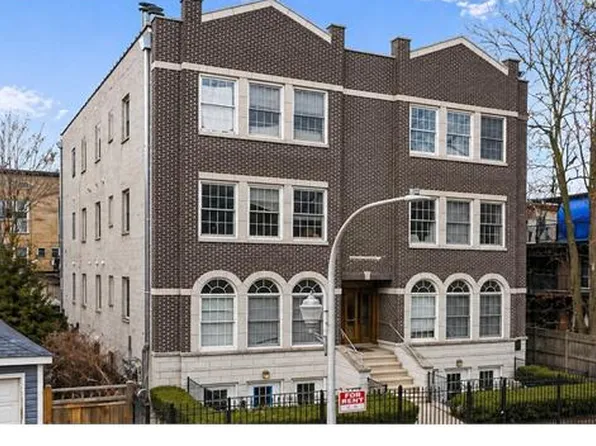 7410 N Winchester Ave, Chicago, IL 60626