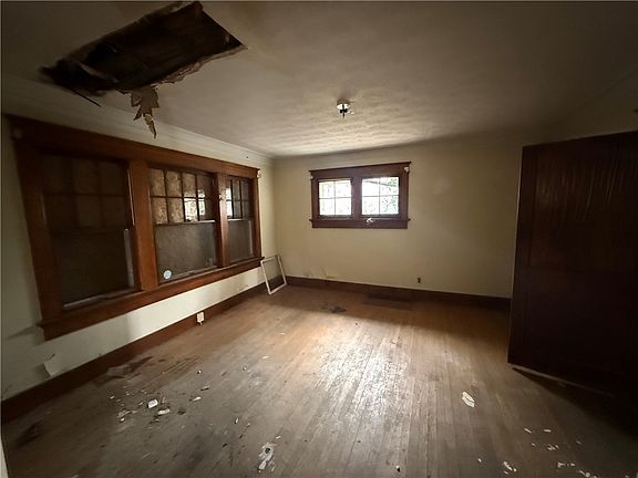 5th image of 2 E Hudson Ave
