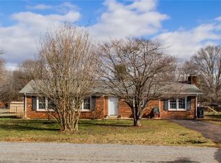 1713 Wenson Rd, Kernersville, NC 27284