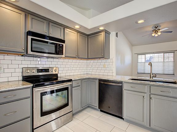 3rd image of 16828 N Wessex Ln